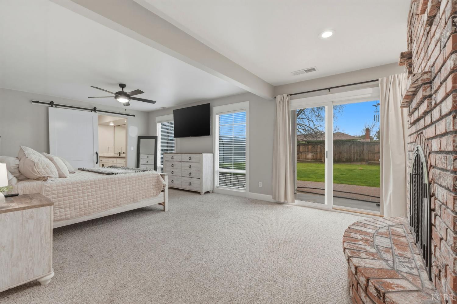 1145 Campus Dr, Hanford, CA 93230