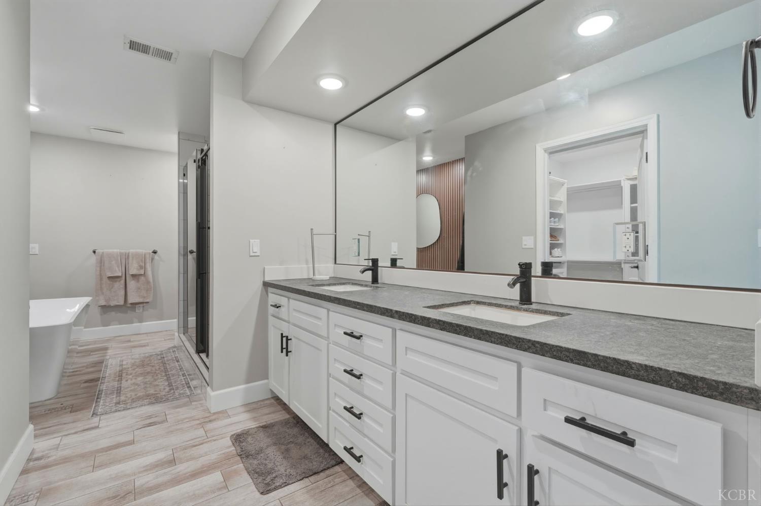 1145 Campus Dr, Hanford, CA 93230