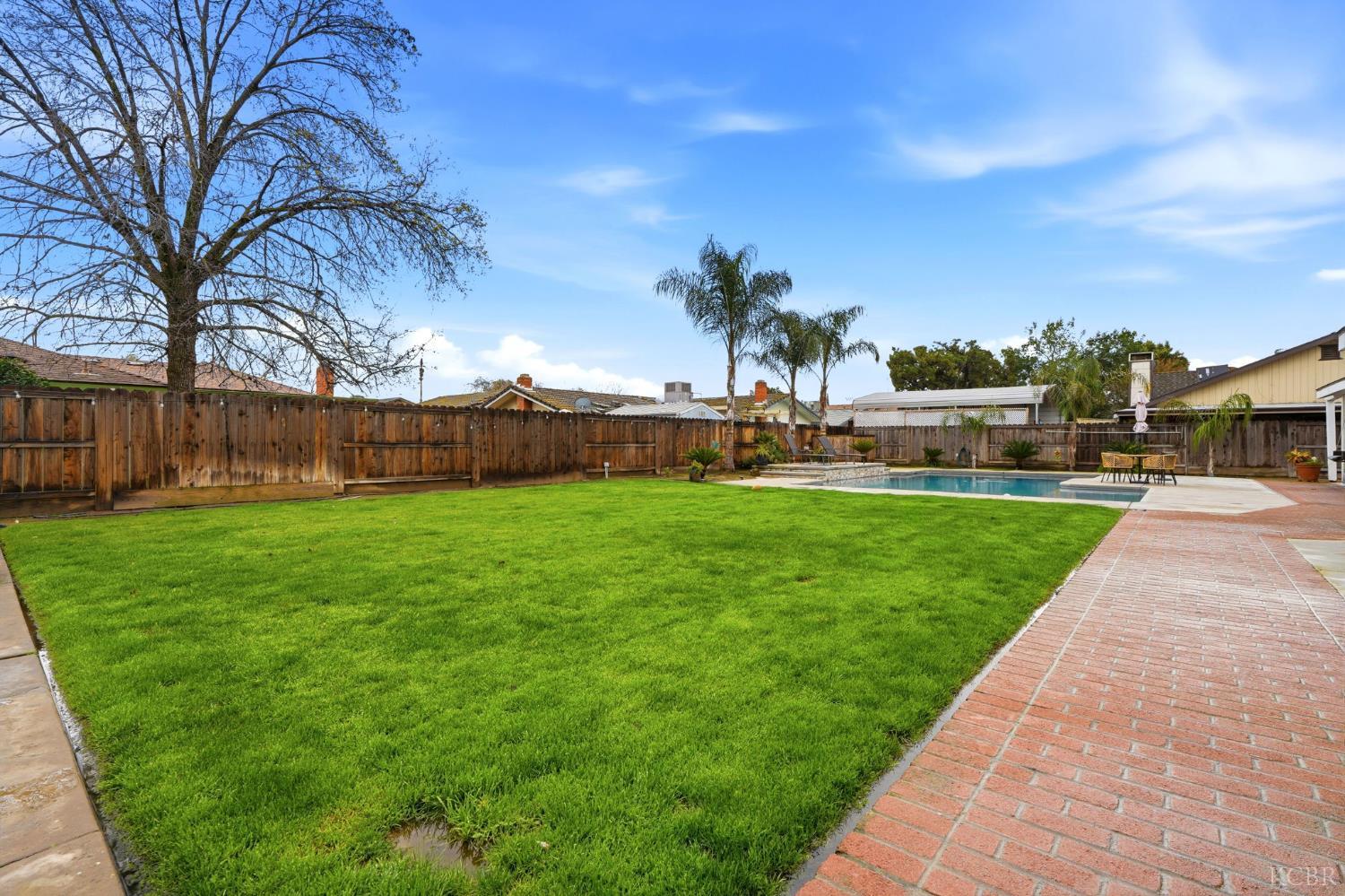 1145 Campus Dr, Hanford, CA 93230