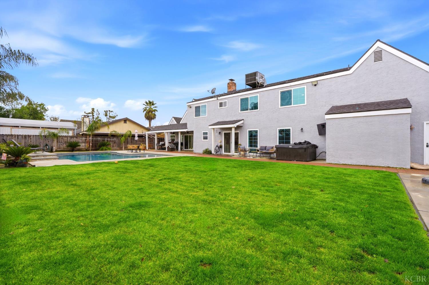 1145 Campus Dr, Hanford, CA 93230