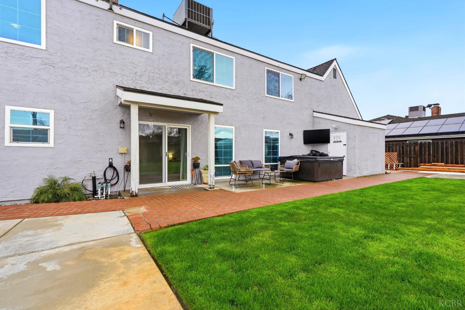 1145 Campus Dr, Hanford, CA 93230