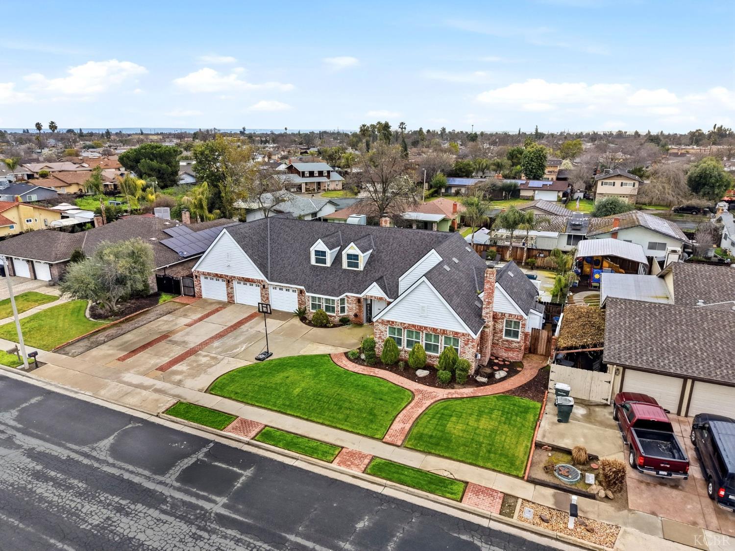 1145 Campus Dr, Hanford, CA 93230