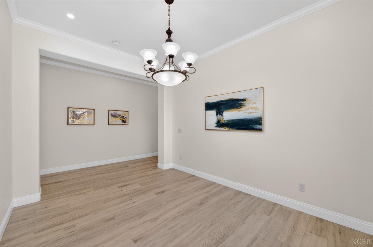 1563 E Via Mirasol Ln, Fresno, CA 93730