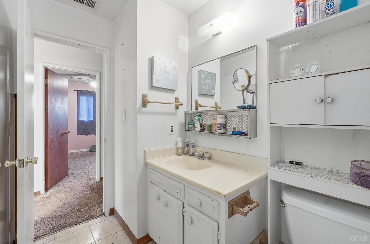 2204 Fairmont Dr, Hanford, CA 93230