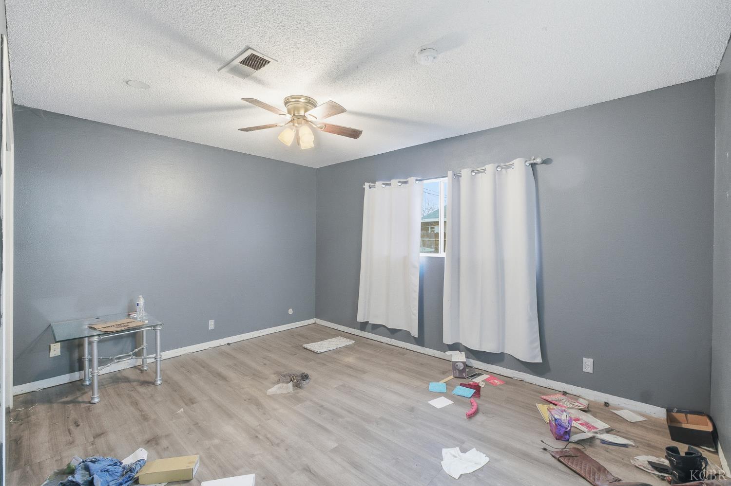 2204 Fairmont Dr, Hanford, CA 93230