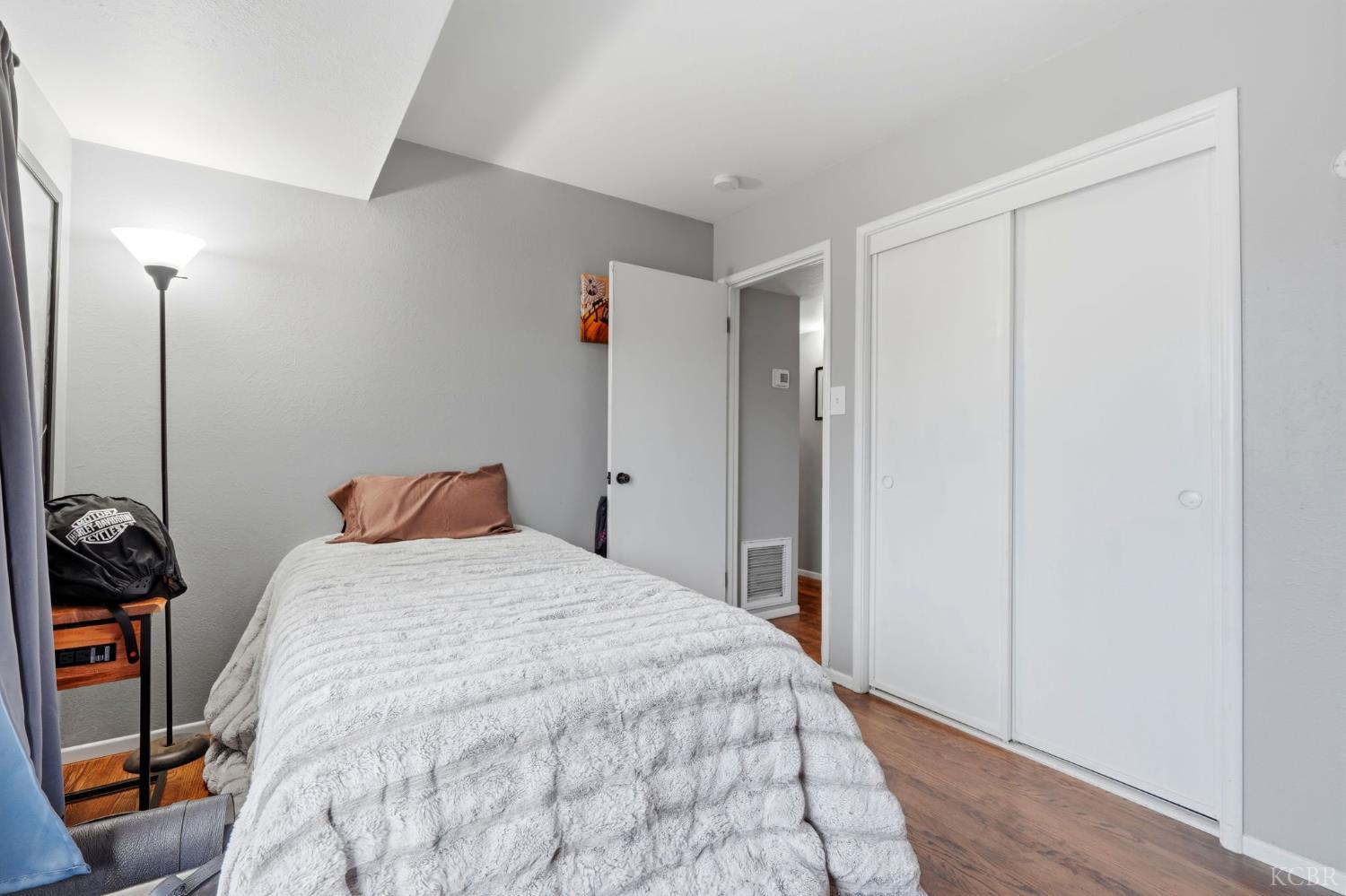 129 W Terrace Dr, Hanford, CA 93230