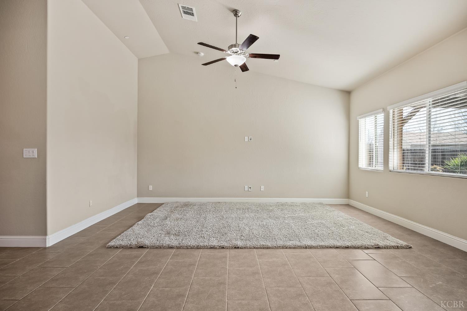 701 Strada St, Lemoore, CA 93245