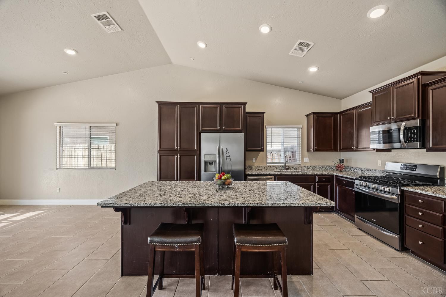 701 Strada St, Lemoore, CA 93245