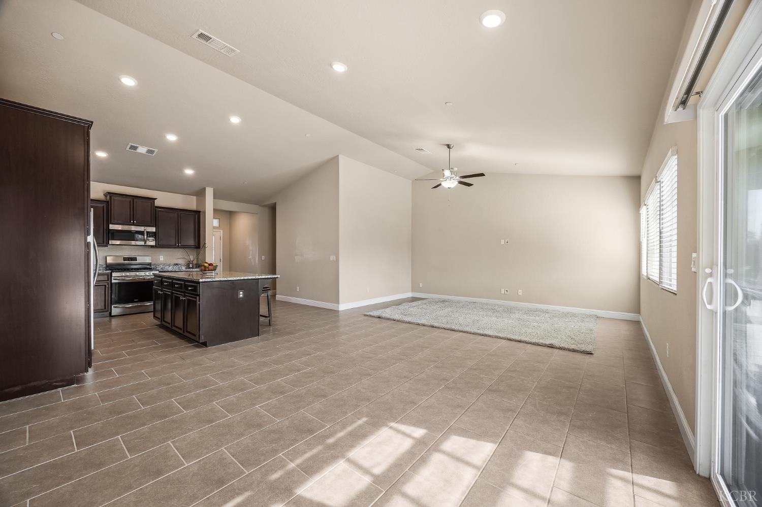 701 Strada St, Lemoore, CA 93245