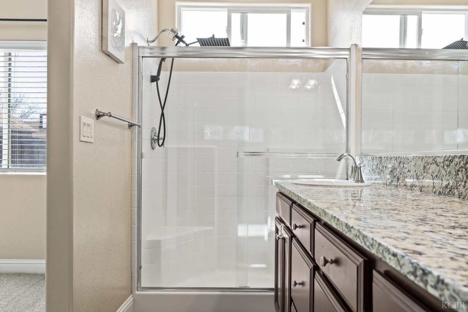 701 Strada St, Lemoore, CA 93245