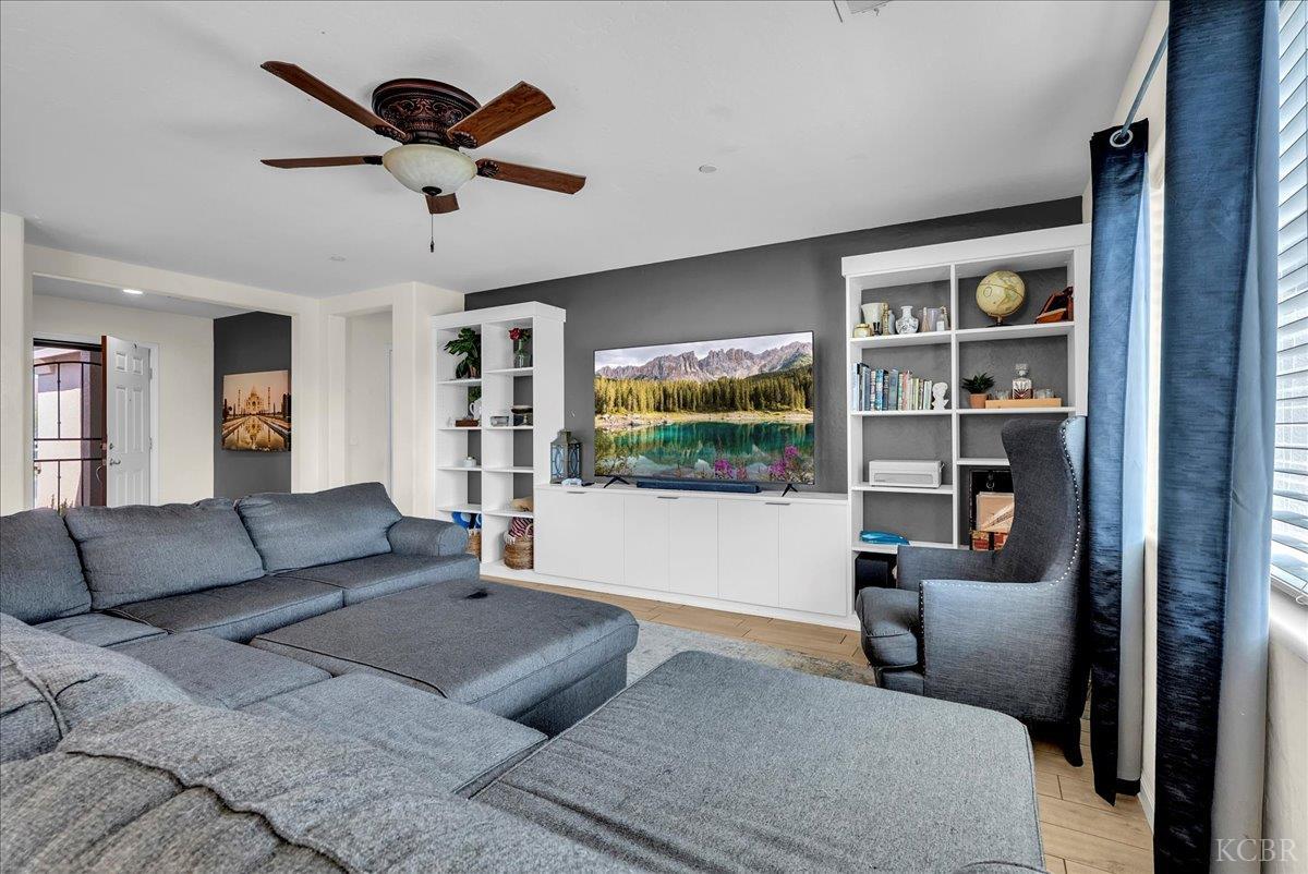 2439 Madeline Dr, Hanford, CA 93230