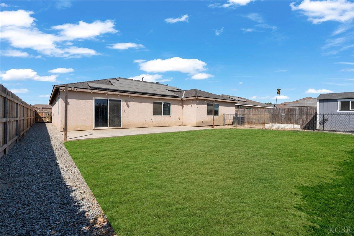 2439 Madeline Dr, Hanford, CA 93230