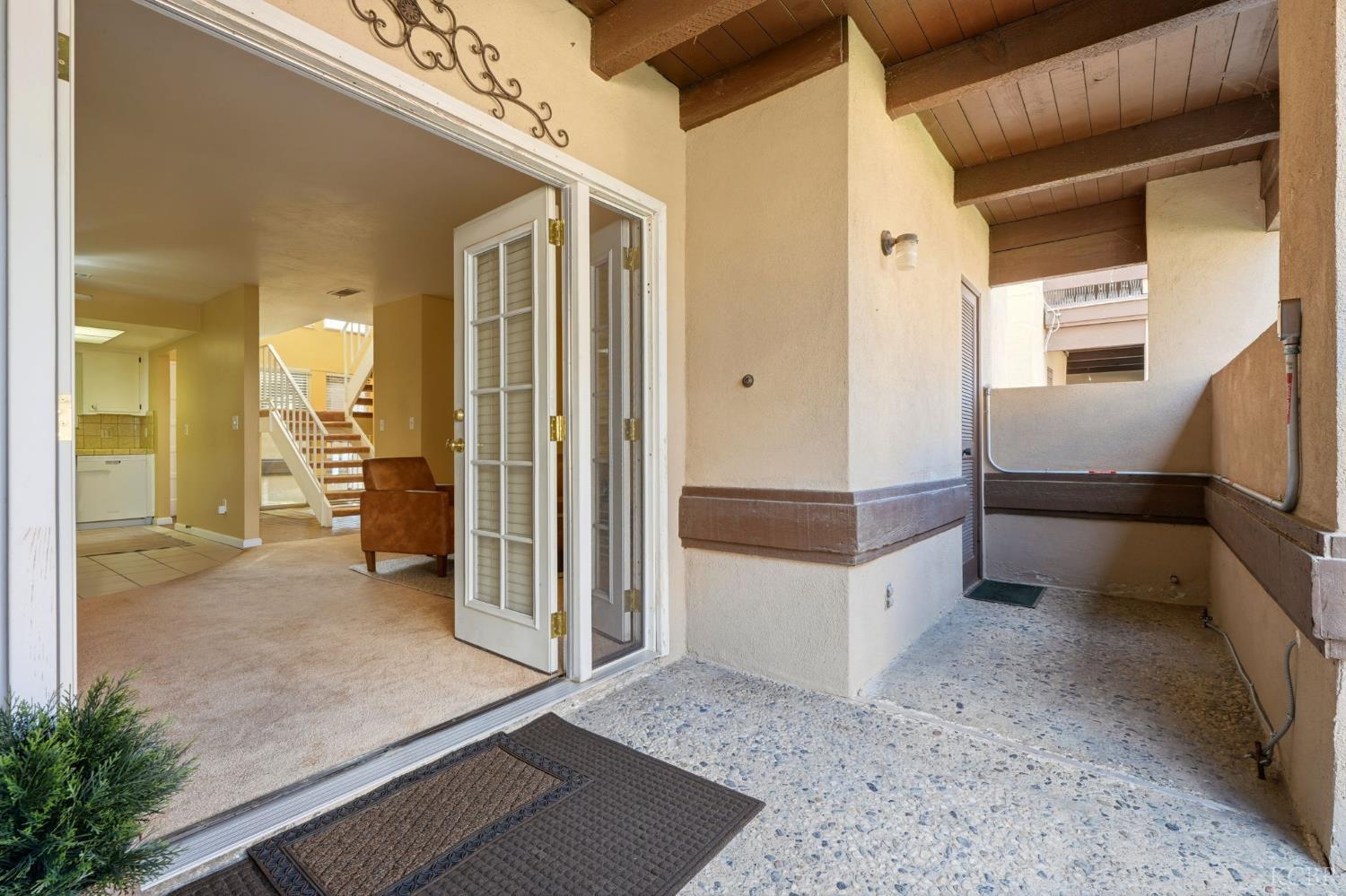 1142 N Gem St, Tulare, CA 93274