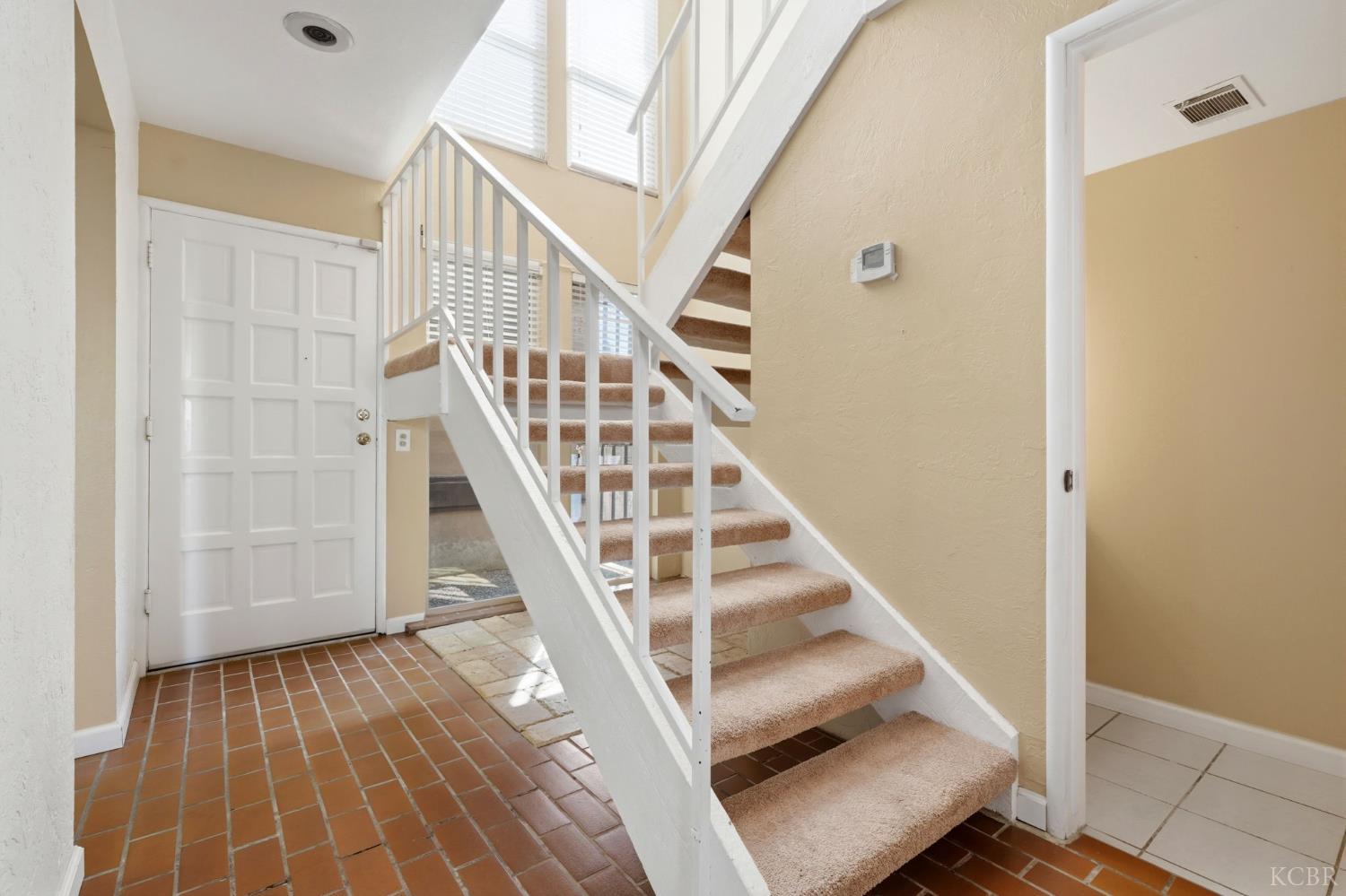 1142 N Gem St, Tulare, CA 93274