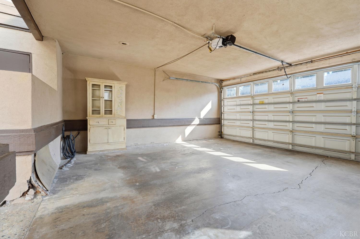 1142 N Gem St, Tulare, CA 93274