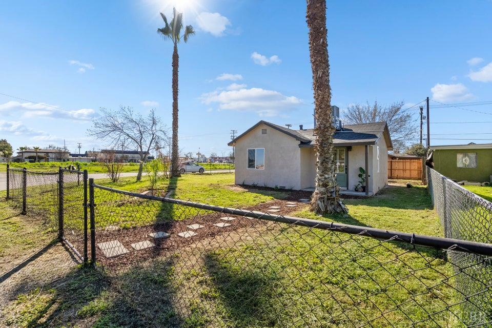760 NE Crass Ave, Hanford, CA 93230