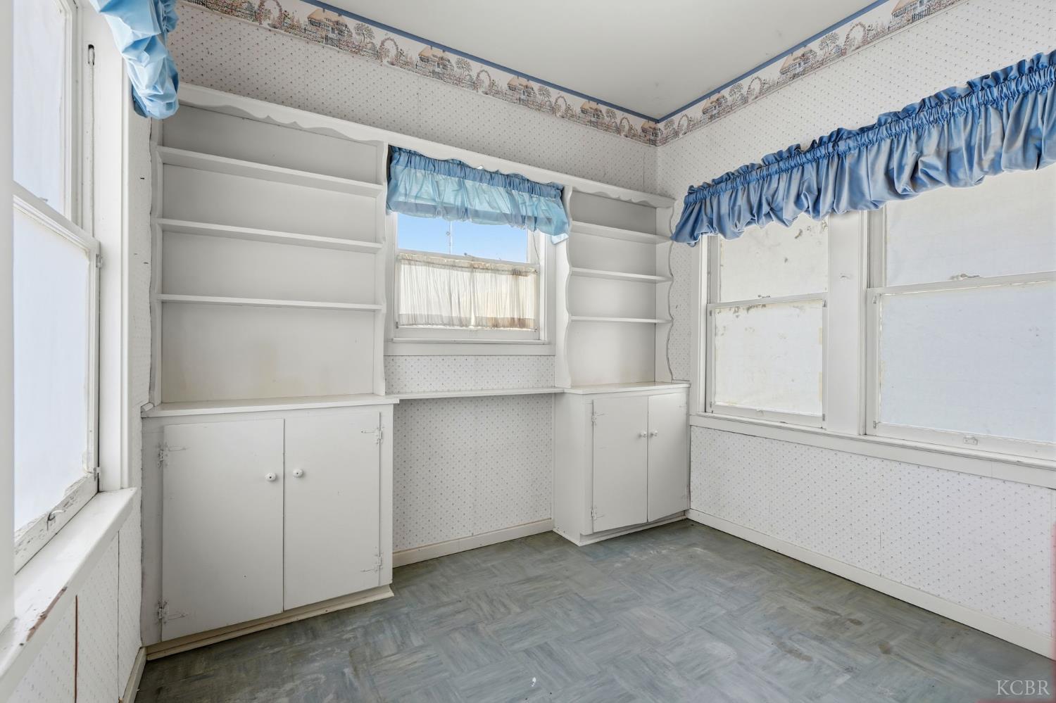 8 C St, Lemoore, CA 93245