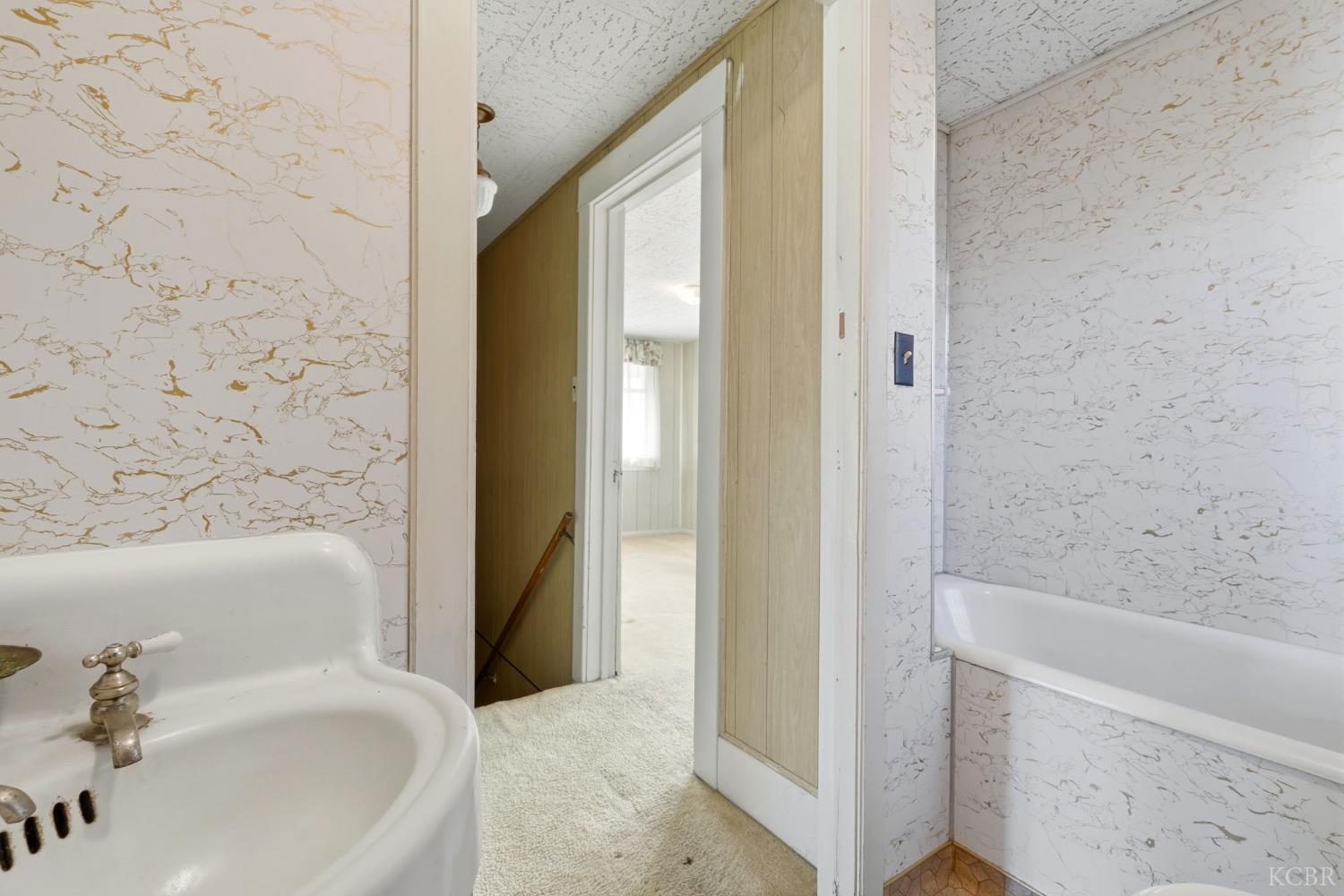 8 C St, Lemoore, CA 93245