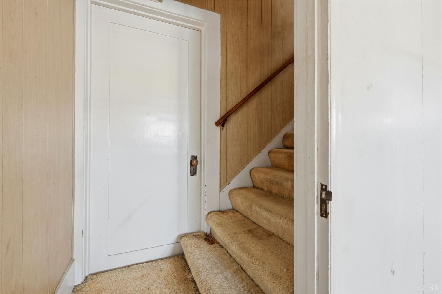 8 C St, Lemoore, CA 93245