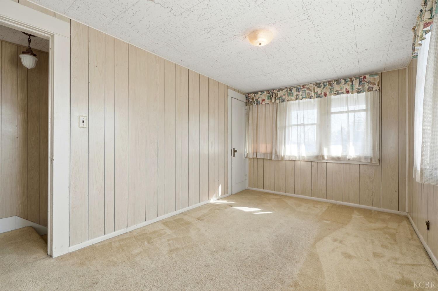 8 C St, Lemoore, CA 93245