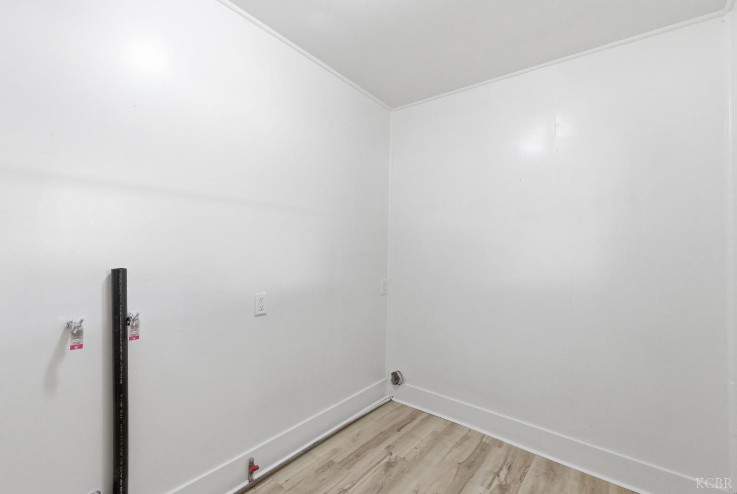 216 Decatur St, Bakersfield, CA 93308