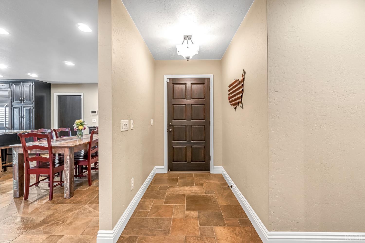 505 Ash St, Lemoore, CA 93245