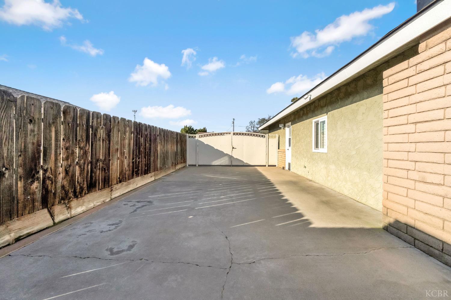 505 Ash St, Lemoore, CA 93245