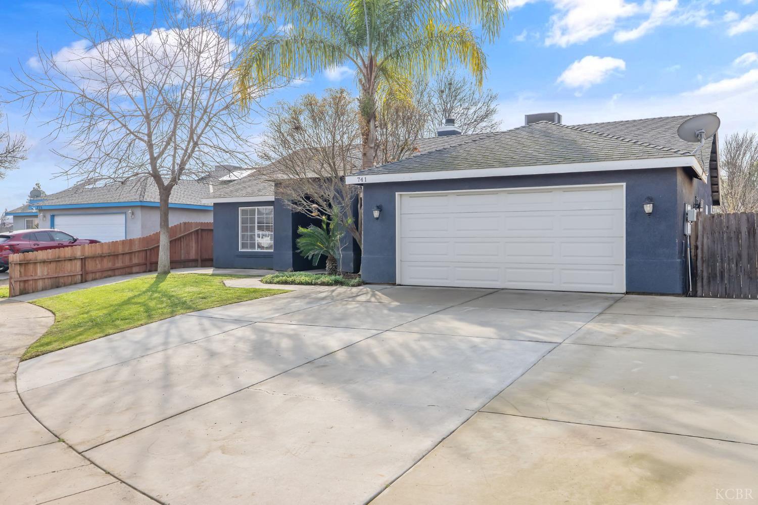 741 Bender Ct, Tulare, CA 93274