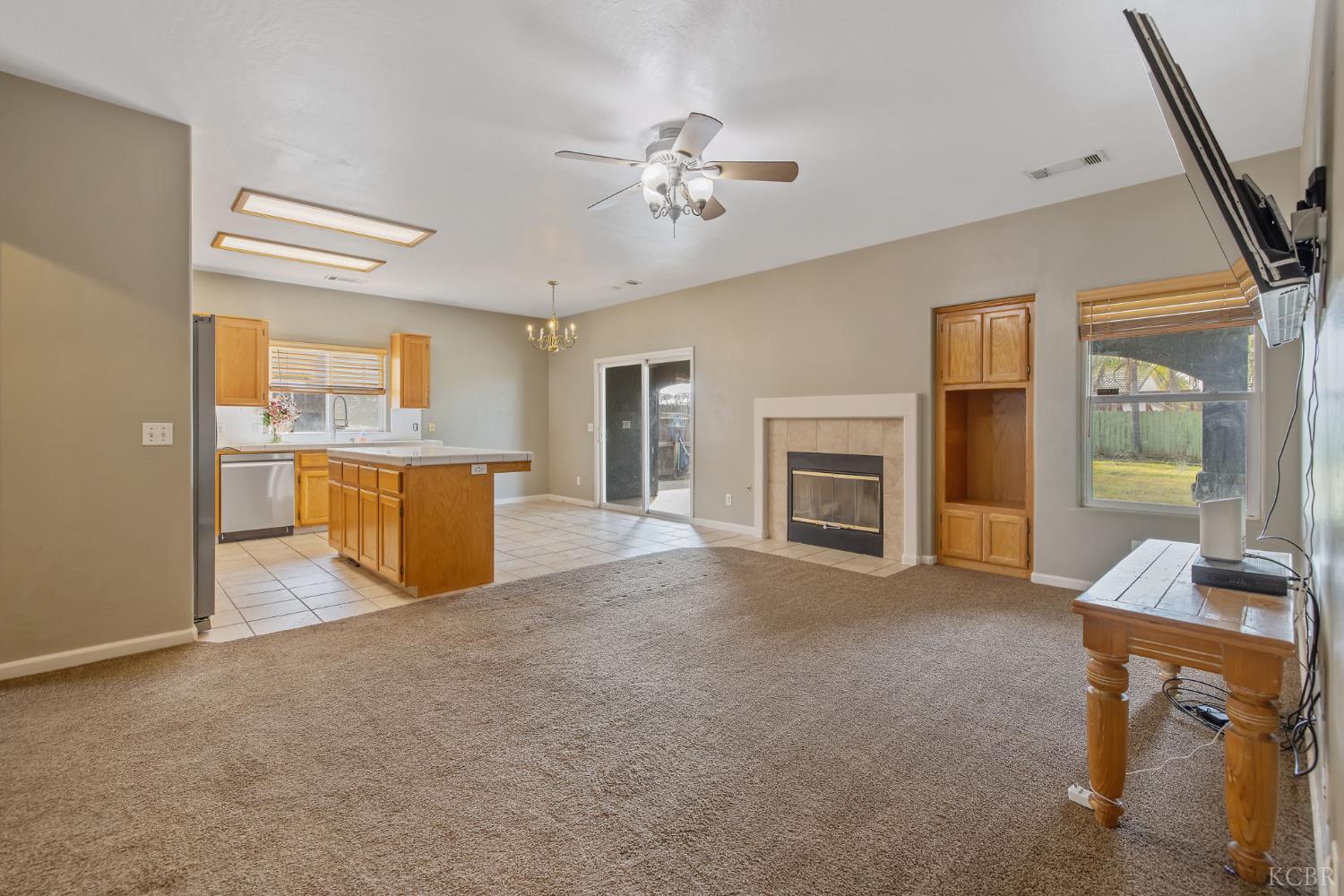 741 Bender Ct, Tulare, CA 93274