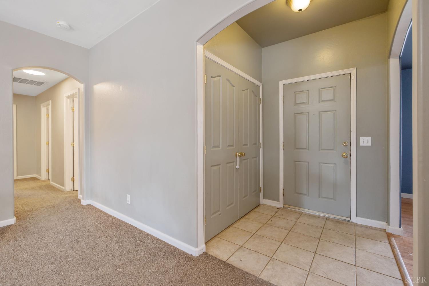 741 Bender Ct, Tulare, CA 93274