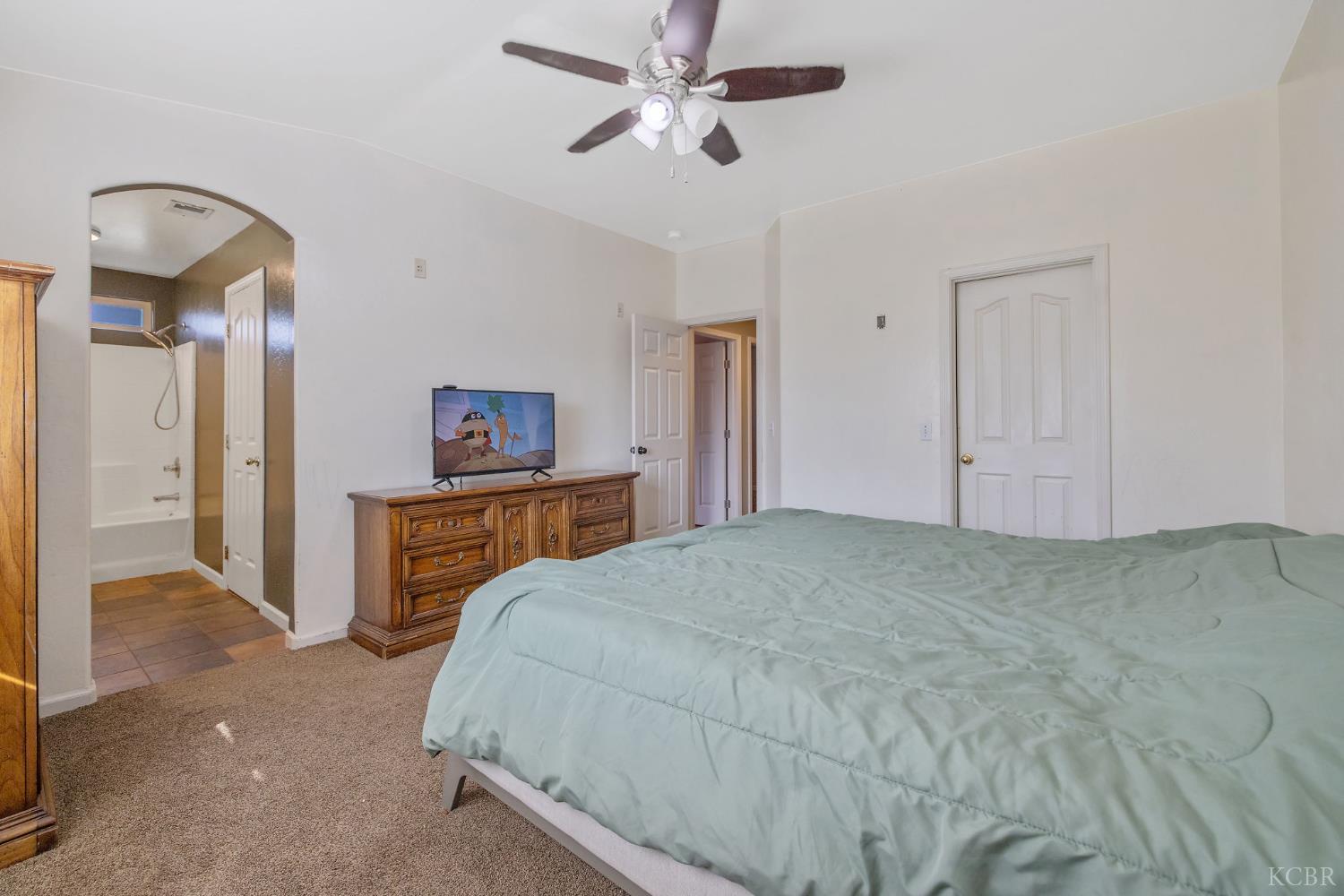 741 Bender Ct, Tulare, CA 93274