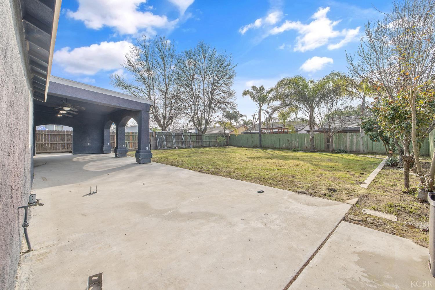 741 Bender Ct, Tulare, CA 93274