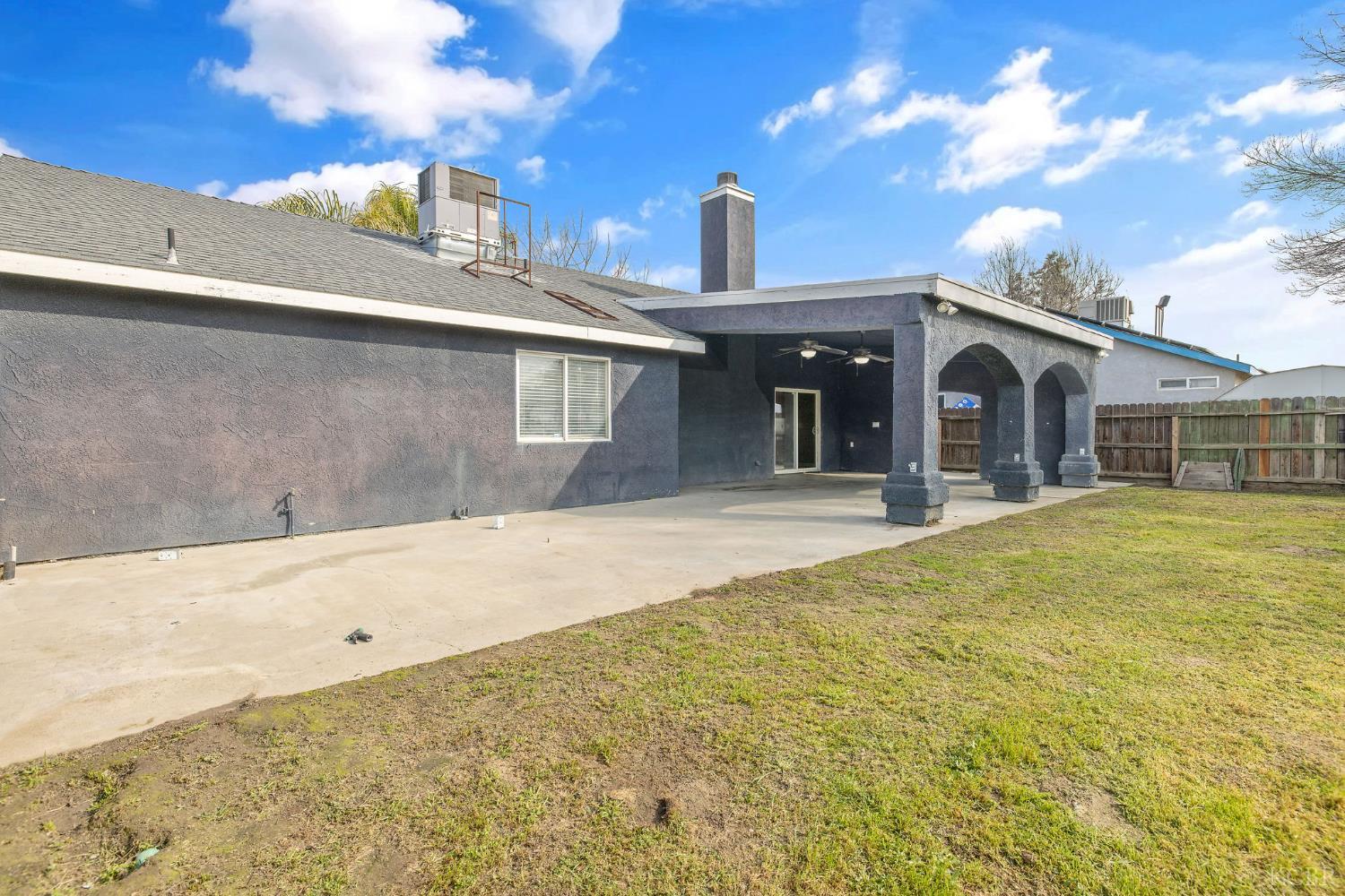 741 Bender Ct, Tulare, CA 93274