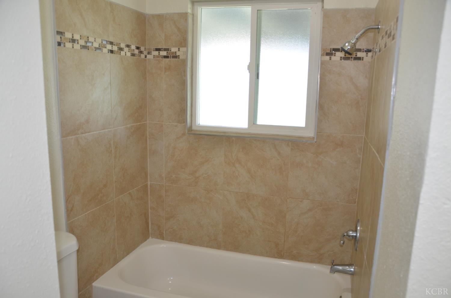 1410 W Bush St, Lemoore, CA 93245