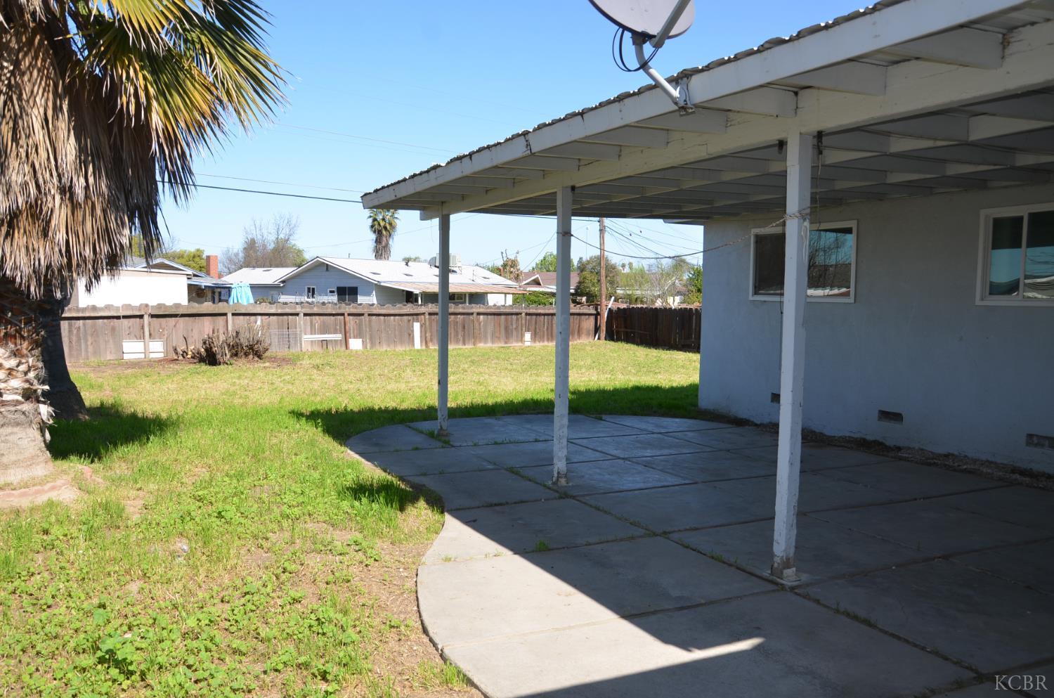 1410 W Bush St, Lemoore, CA 93245