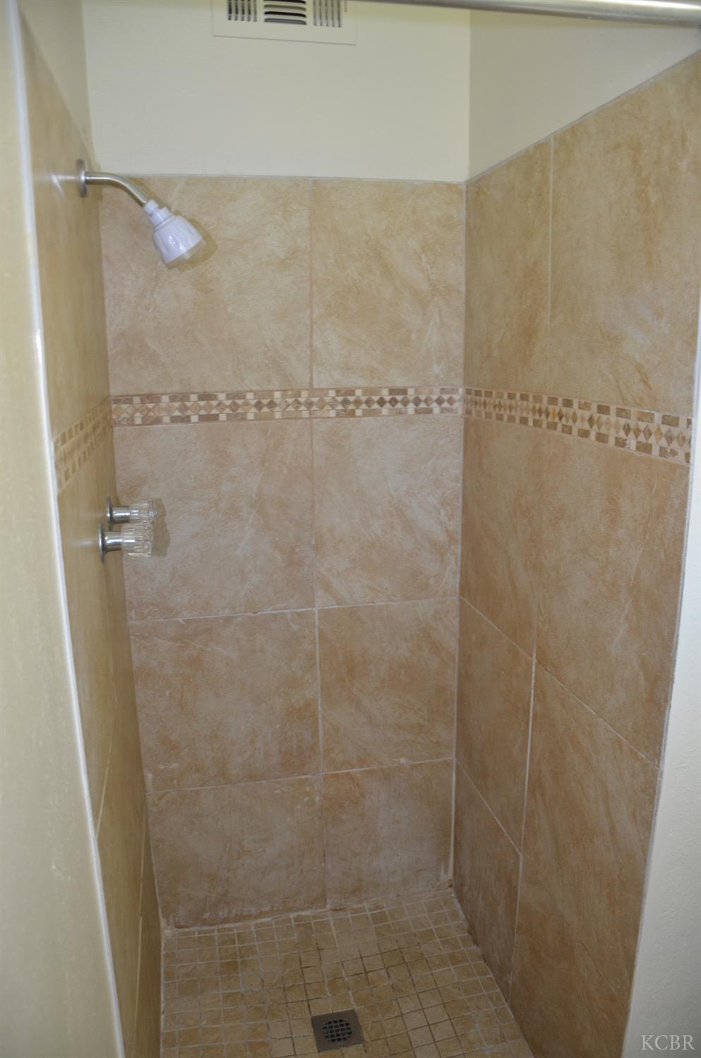 1410 W Bush St, Lemoore, CA 93245