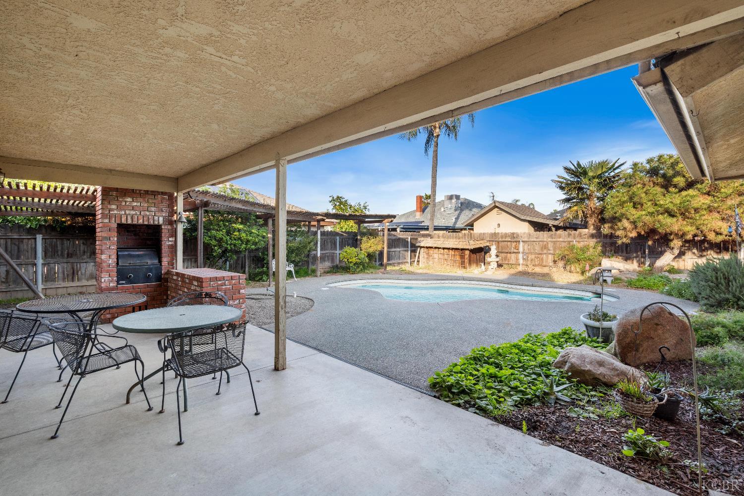 2465 Ash Ct, Hanford, CA 93230