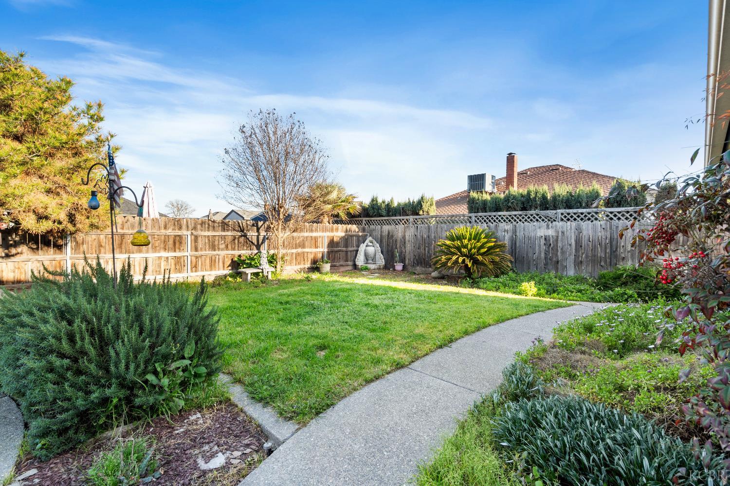 2465 Ash Ct, Hanford, CA 93230