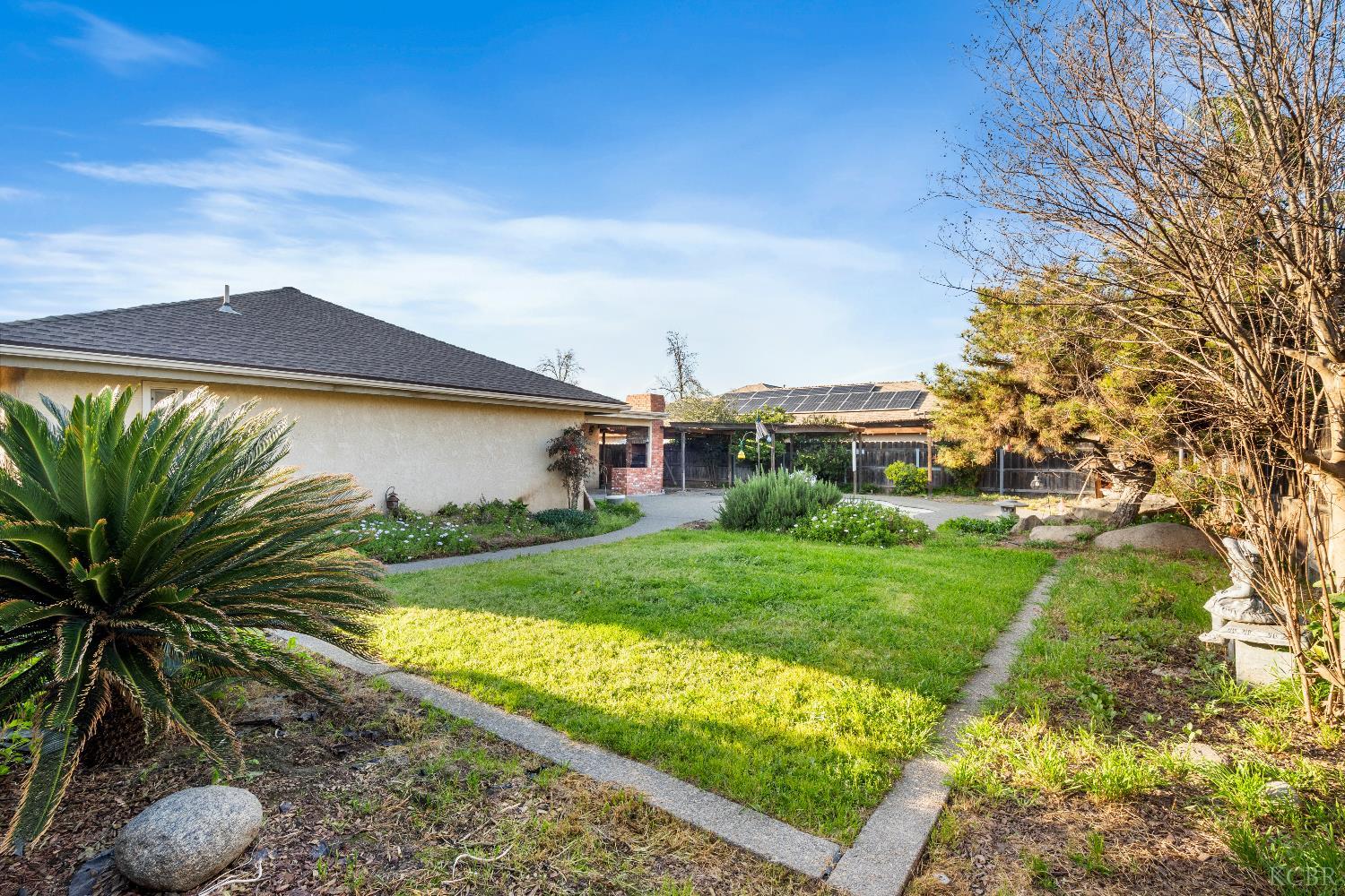 2465 Ash Ct, Hanford, CA 93230