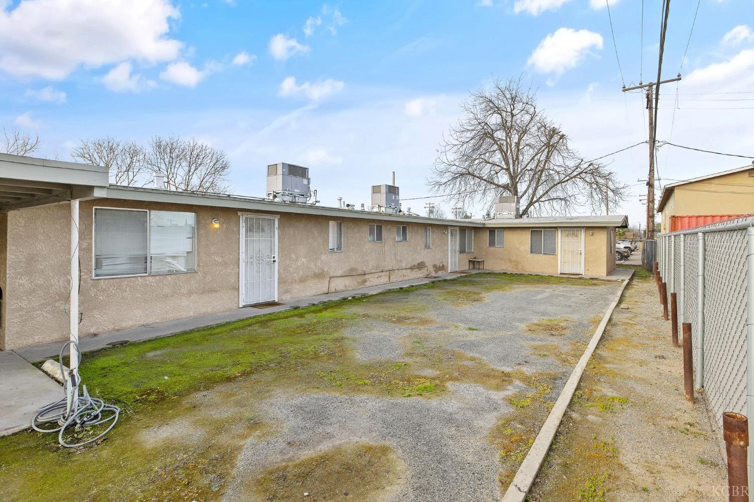 1804 N 11th Ave, Hanford, CA 93230