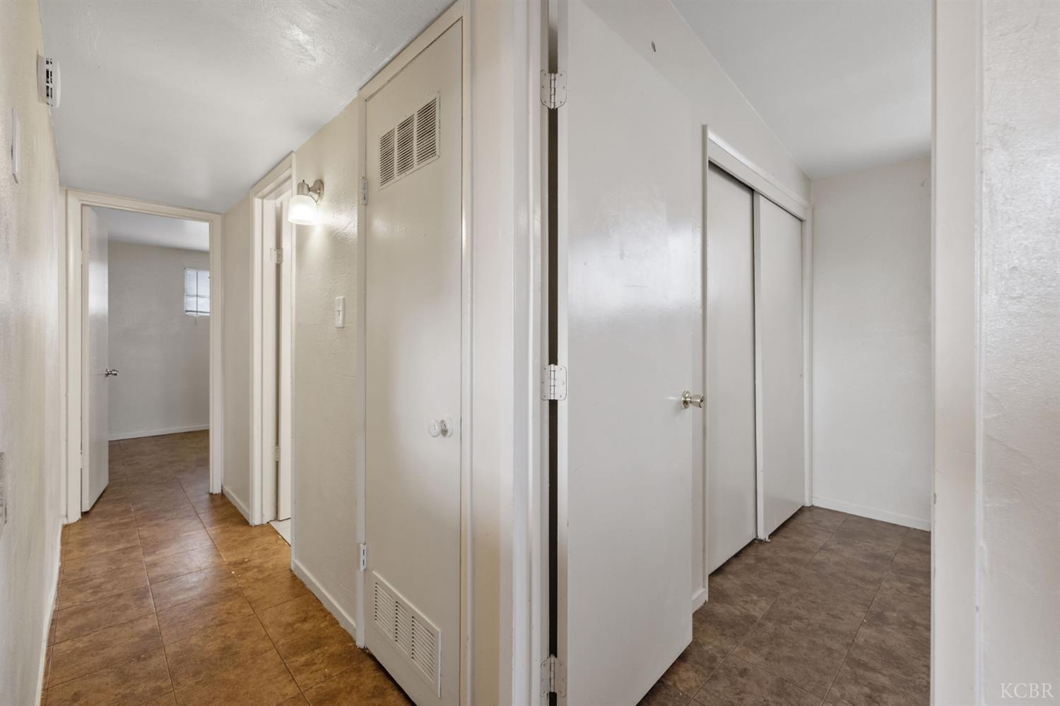 1804 N 11th Ave, Hanford, CA 93230