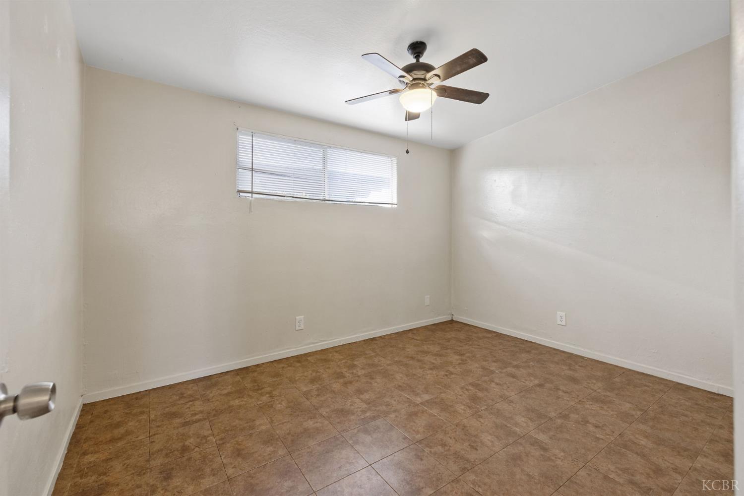 1804 N 11th Ave, Hanford, CA 93230