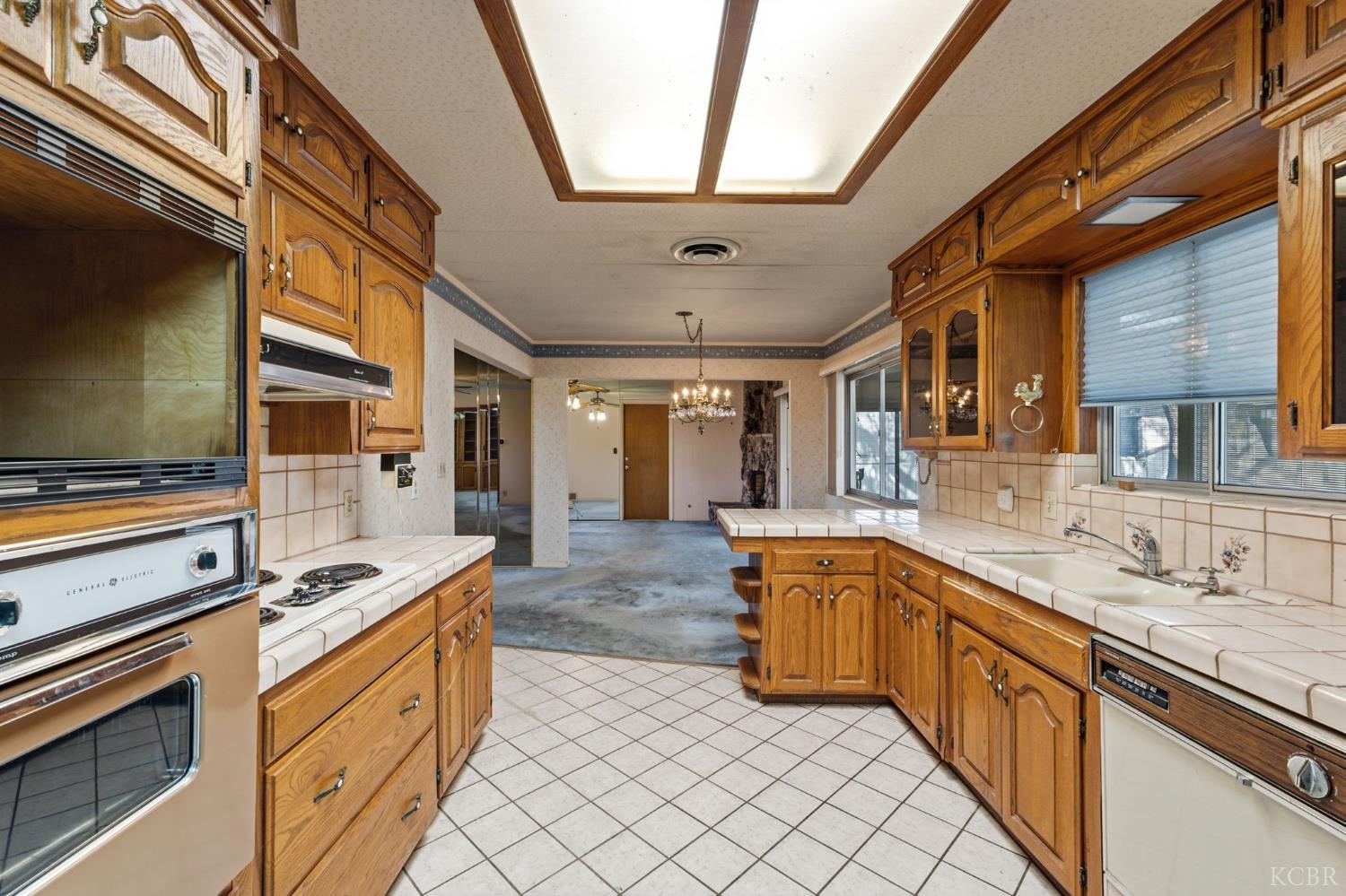 606 N Winery Ave, Fresno, CA 93727