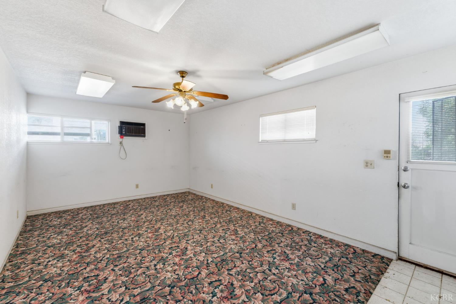 606 N Winery Ave, Fresno, CA 93727