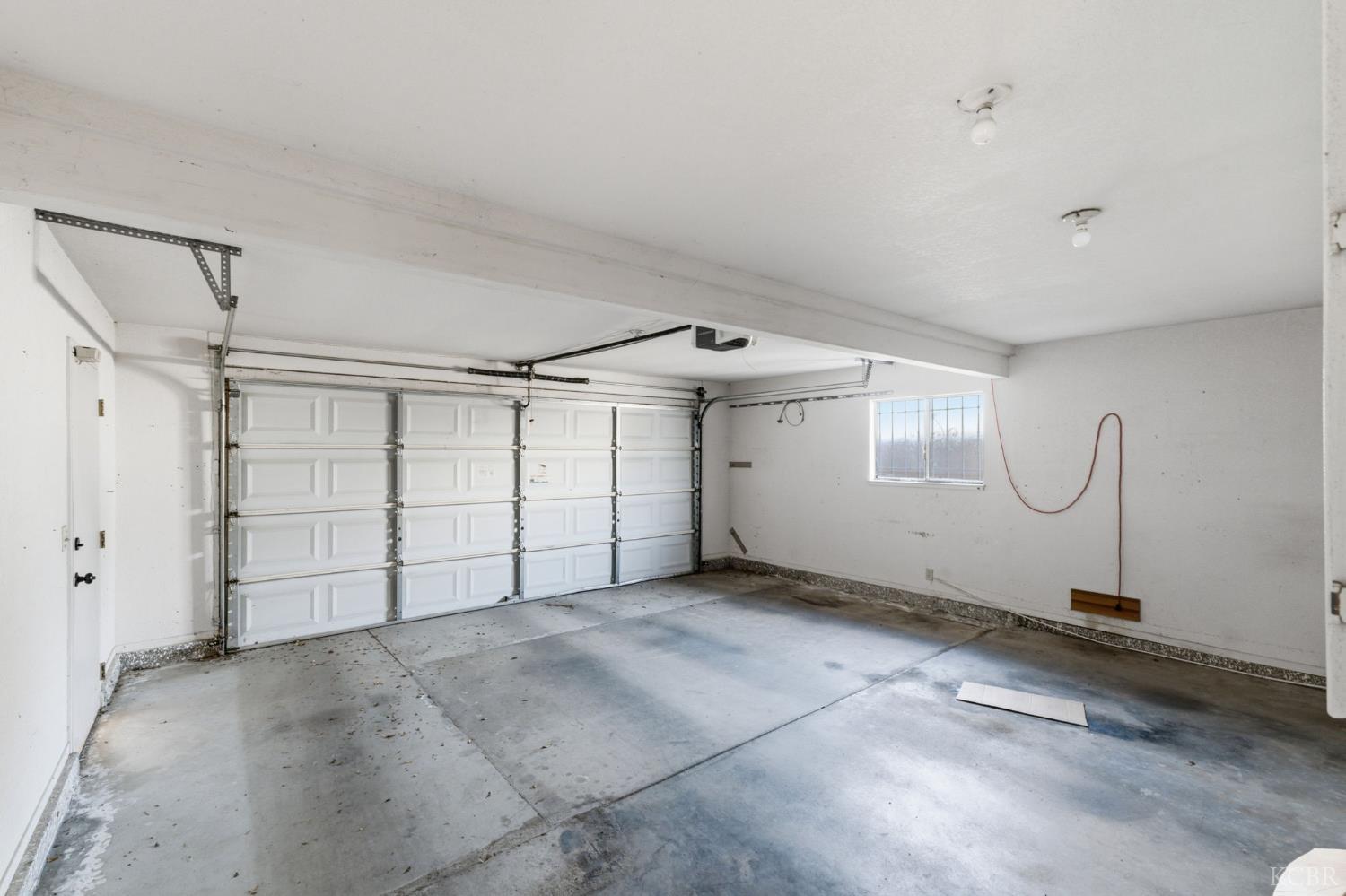 606 N Winery Ave, Fresno, CA 93727