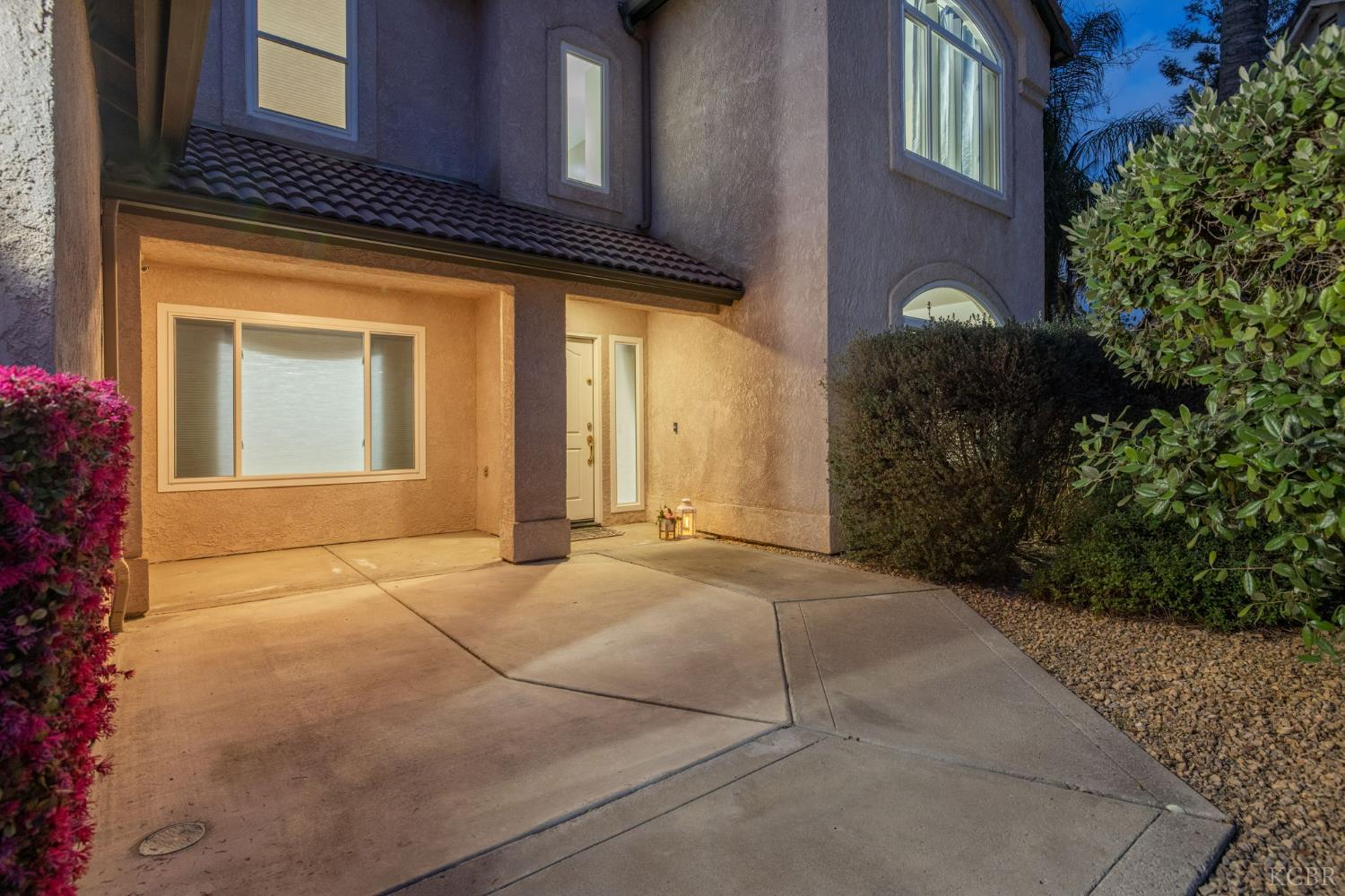 6030 W Country Ct, Visalia, CA 93277