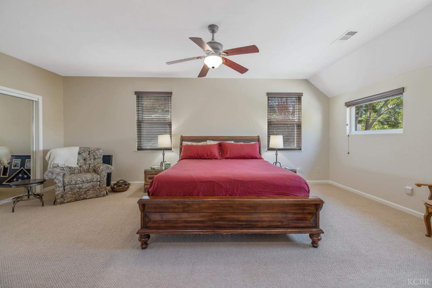 6030 W Country Ct, Visalia, CA 93277