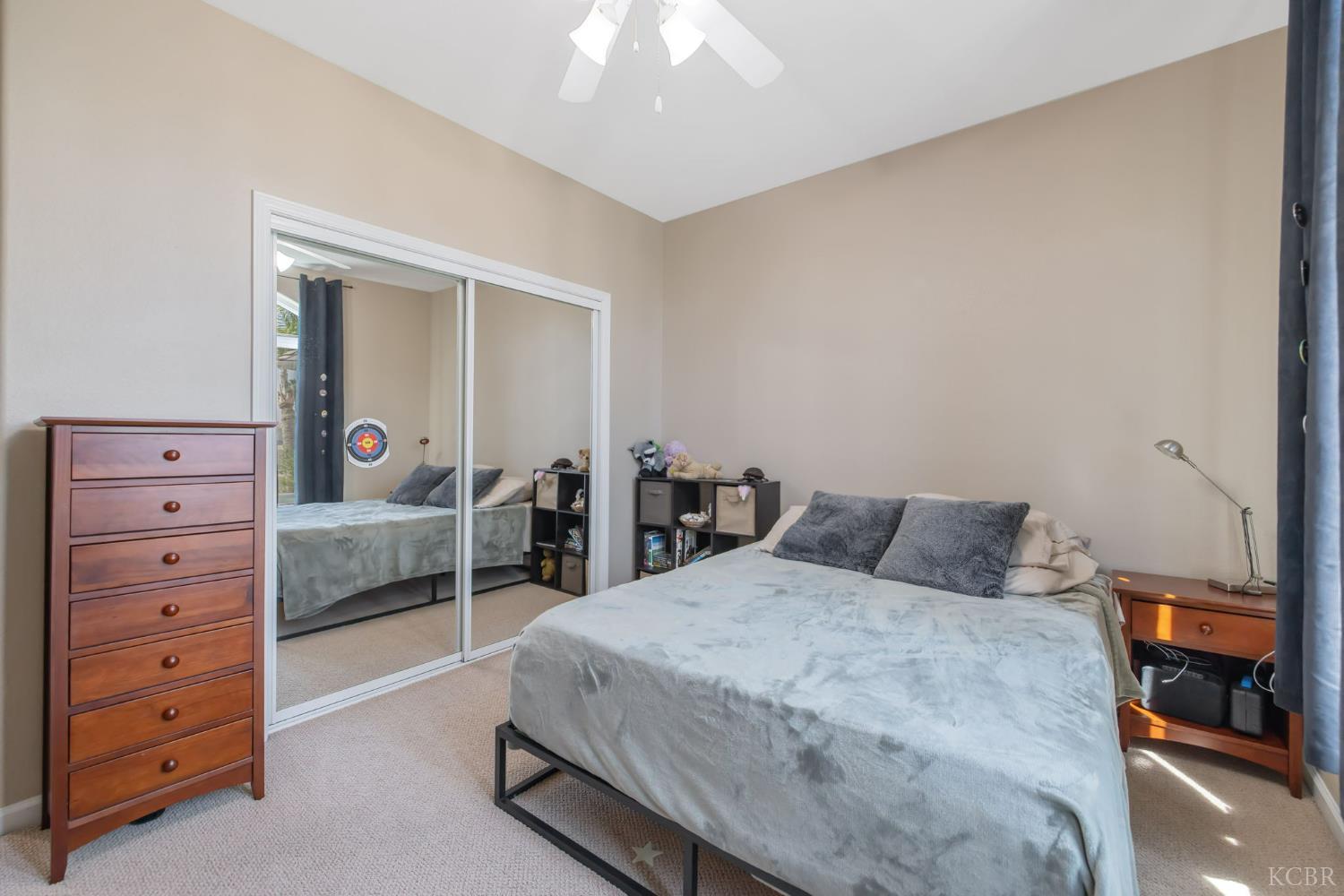 6030 W Country Ct, Visalia, CA 93277