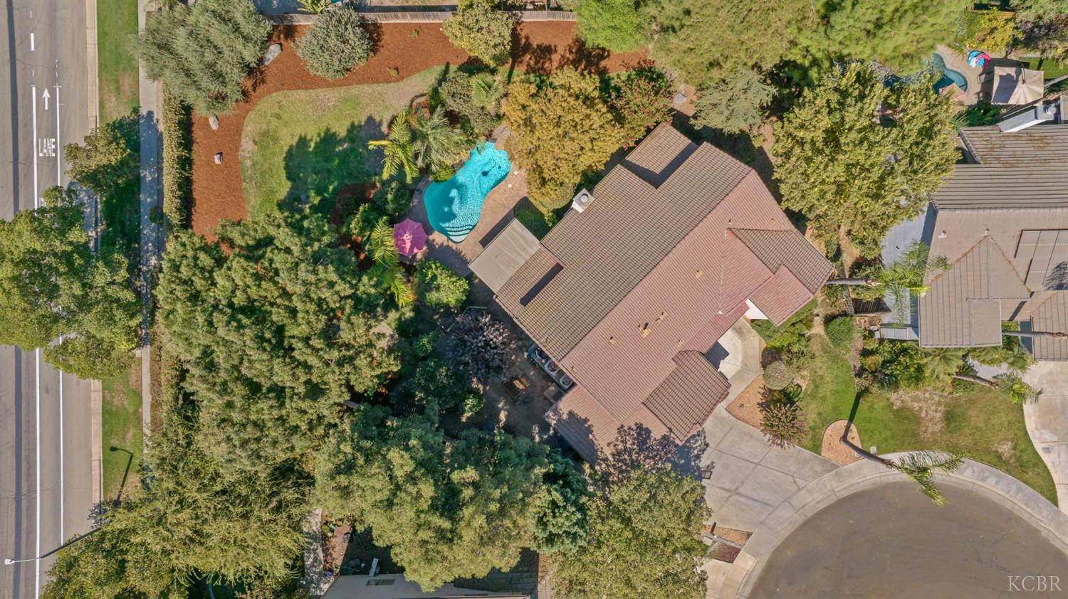 6030 W Country Ct, Visalia, CA 93277