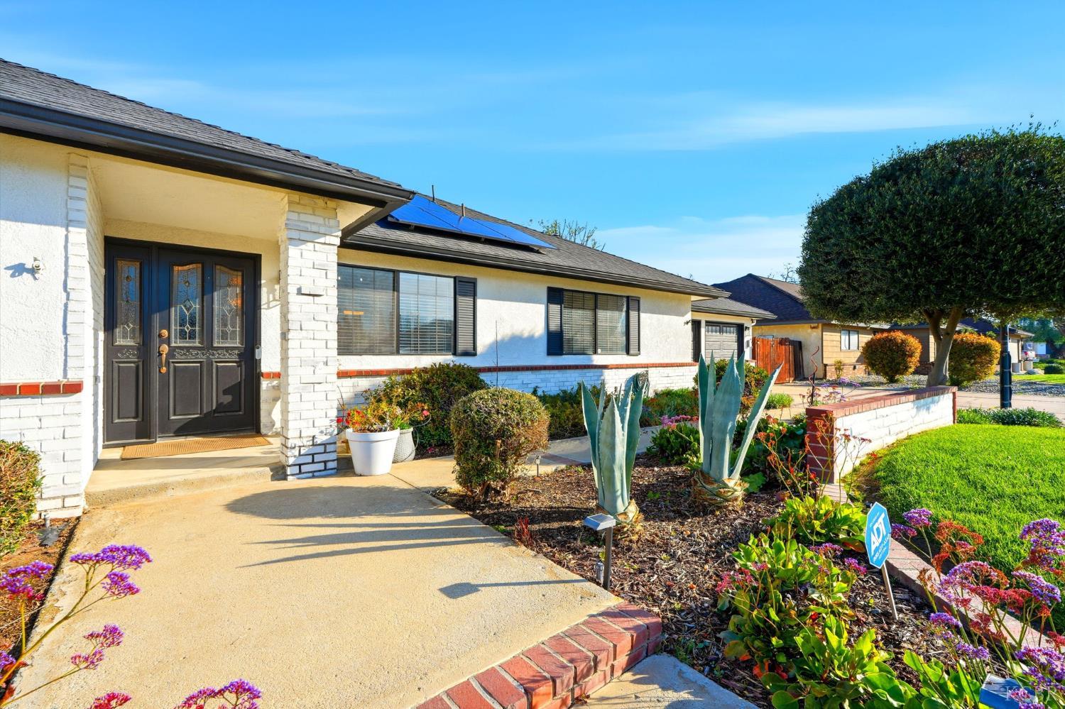 388 Timberline Ct, Hanford, CA 93230